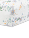 Load image into Gallery viewer, Crib Sheet - Modern Daisy