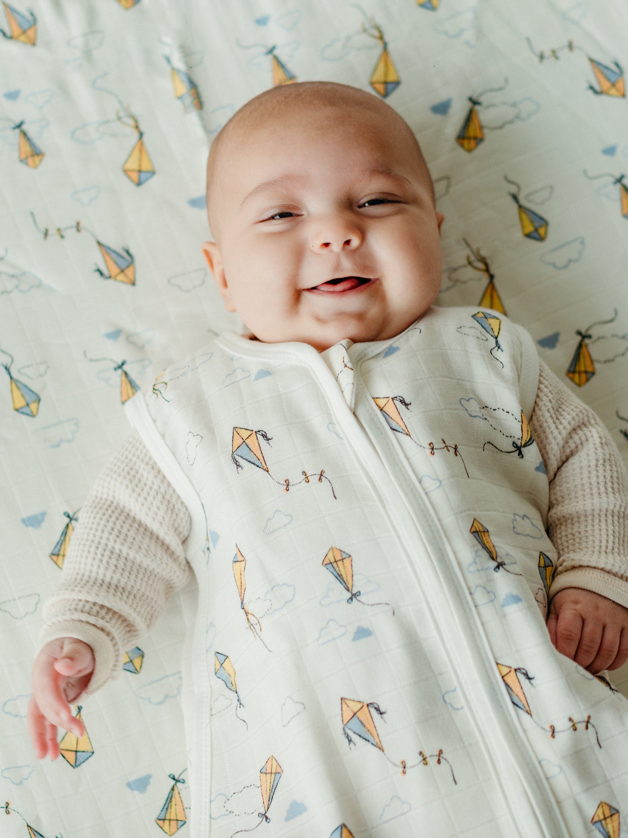 Muslin - Crib Sheet - Kites