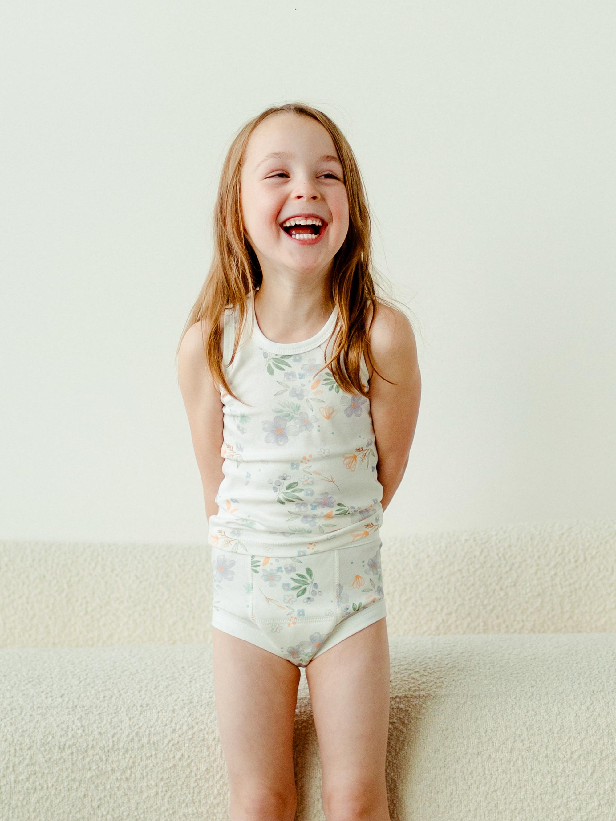 little girl potty  in panties  