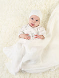 Load image into Gallery viewer, muslin-organic-cotton-baby-swaddle-basic-white-lifestyle